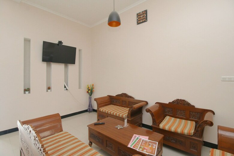 Hotel Airy Eco Syariah Bulusan Selatan Raya 46 Semarang