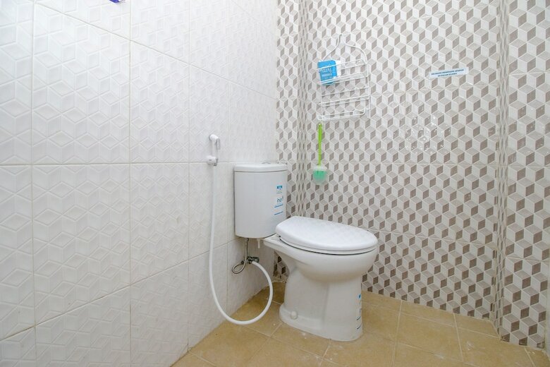 Hotel Airy Eco Syariah Bulusan Selatan Raya 46 Semarang