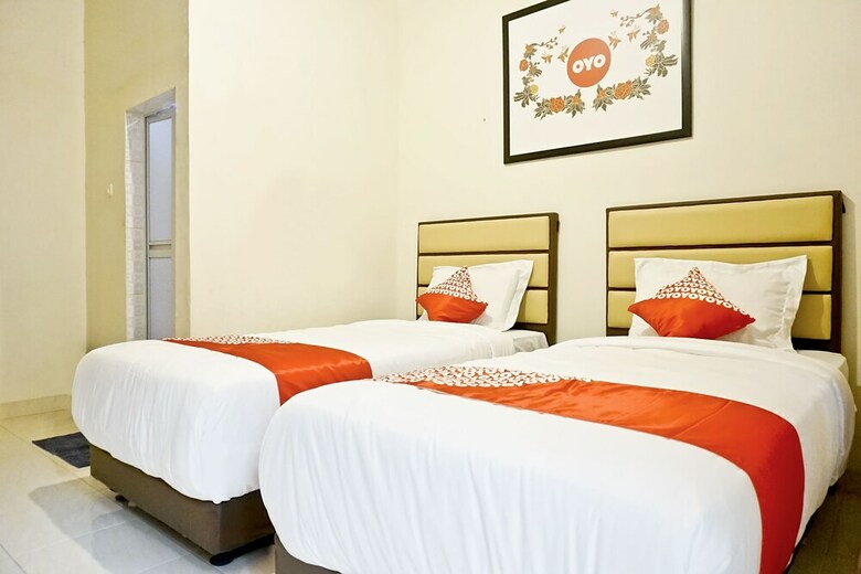 Hostal Oyo 1076 Dmc Homestay
