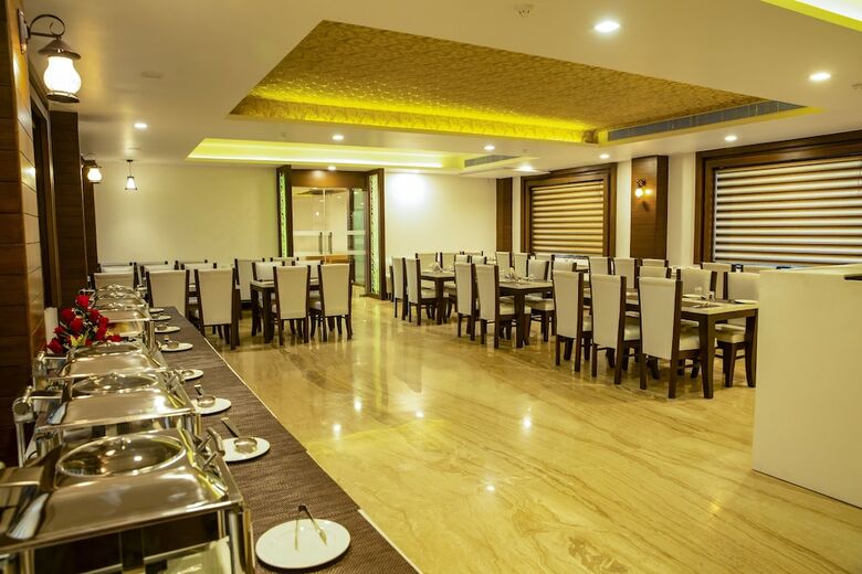 Hotel The Agra Grande