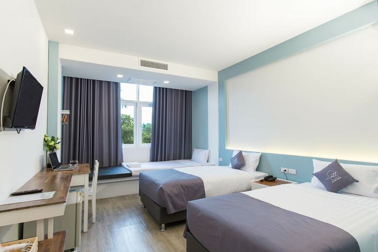 Hotel At The Train