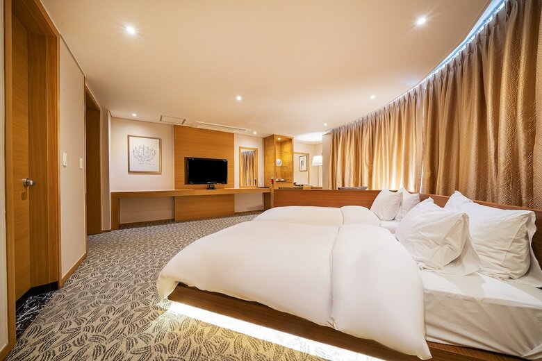 Hotel Biz Inn