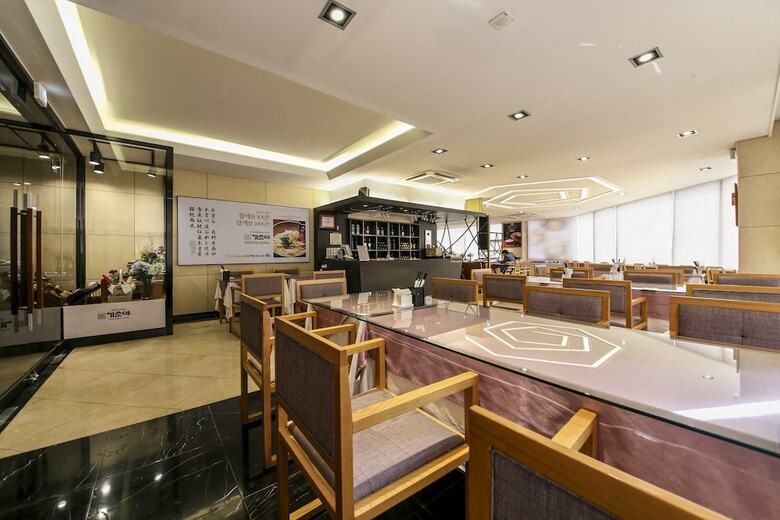 Hotel Biz Inn