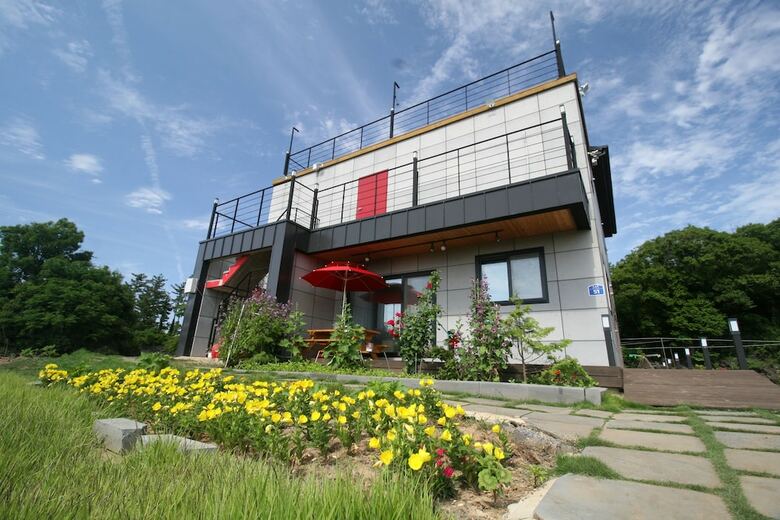 Hotel Starlight House