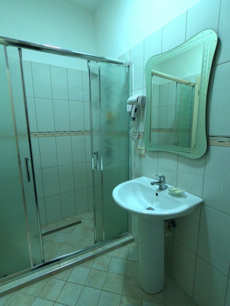 Bobi Hotel