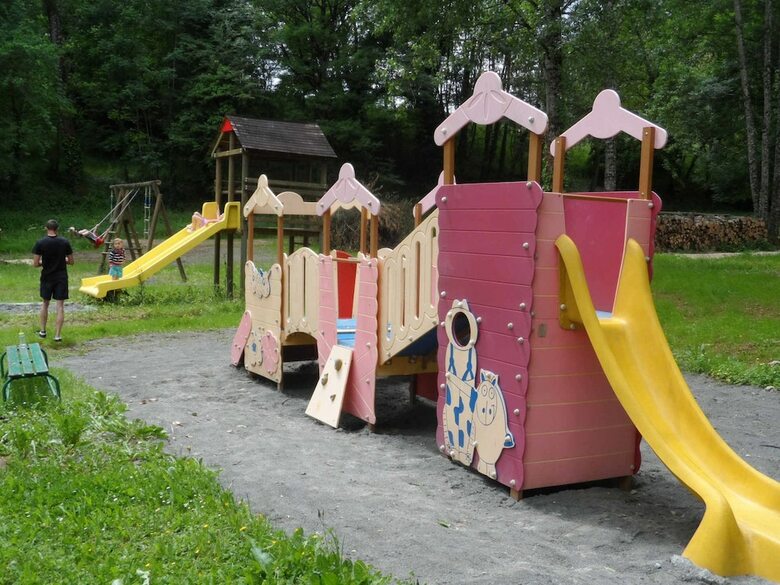 Camping Le Repaire - Les Chalets
