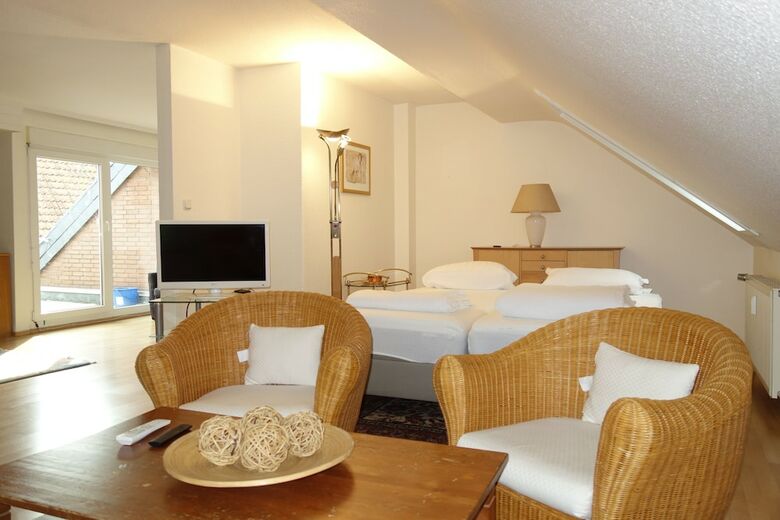 Aparthotel Tolstov-hotels Generous 3 Room Apartment