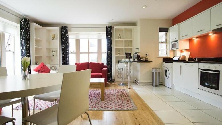 Hotel Brennan Court Guest Accommodation
