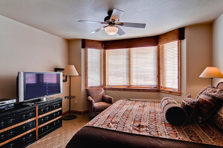 Torian Plum Creekside 513