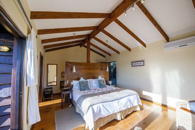 Hotel Elephant Hide Of Knysna Guest Lodge