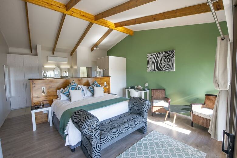 Hotel Elephant Hide Of Knysna Guest Lodge