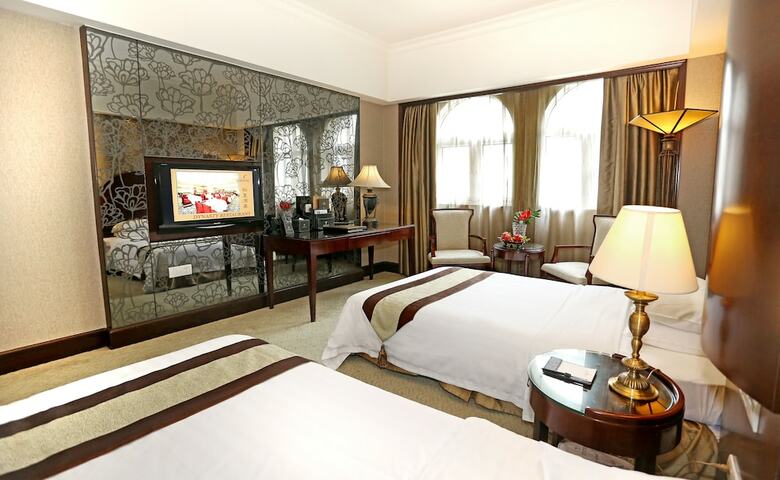 Grand Palace Hotel