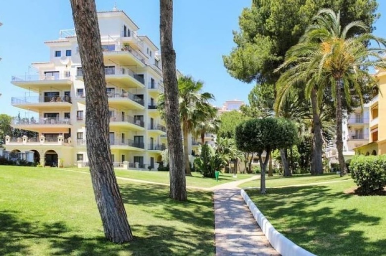 Beachfront Urb. Luxury Apartment 1