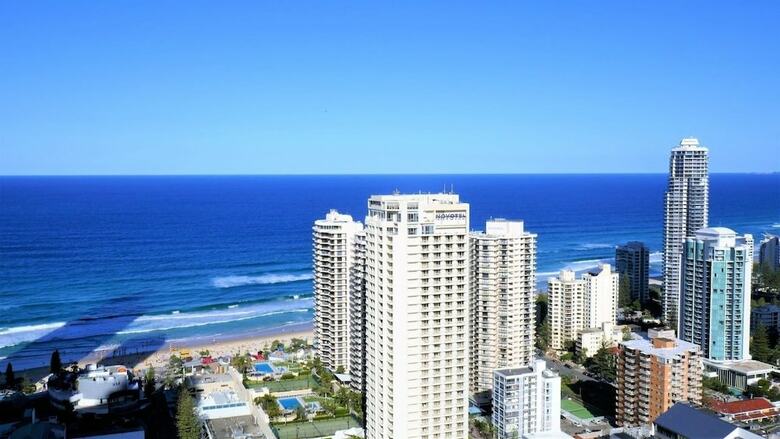 Circle On Cavill - Private Apartments