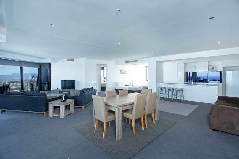 Circle On Cavill - Private Apartments