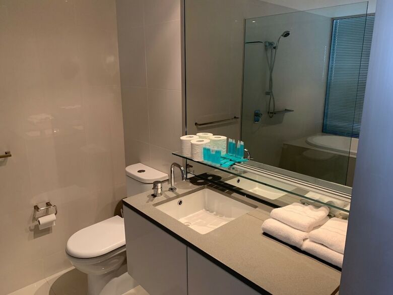Circle On Cavill - Private Apartments