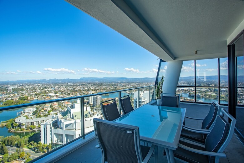 Circle On Cavill - Private Apartments
