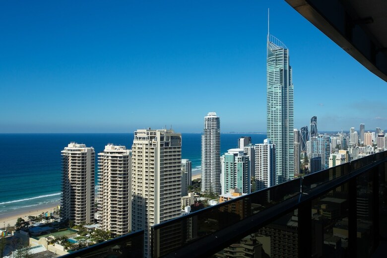 Circle On Cavill - Private Apartments