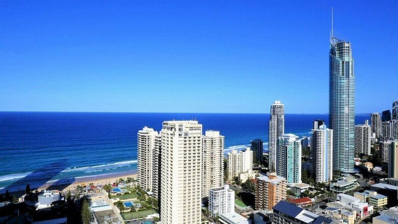 Circle On Cavill - Private Apartments