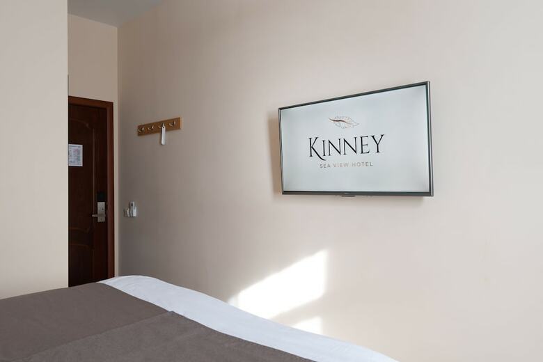 Kinney Sea View Hotel