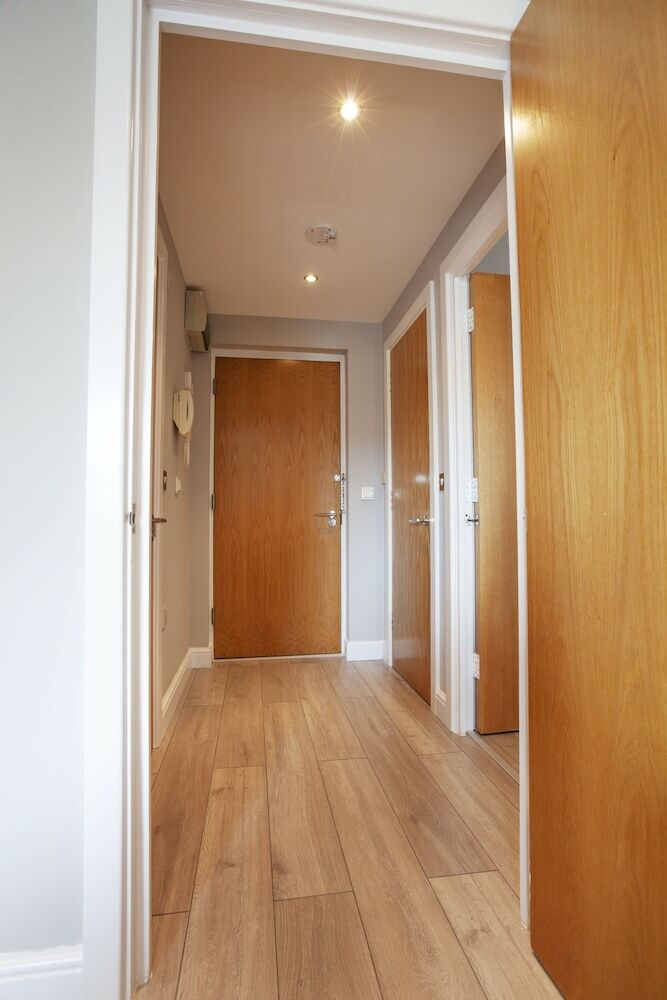 The Wesley Luxury City Apartment