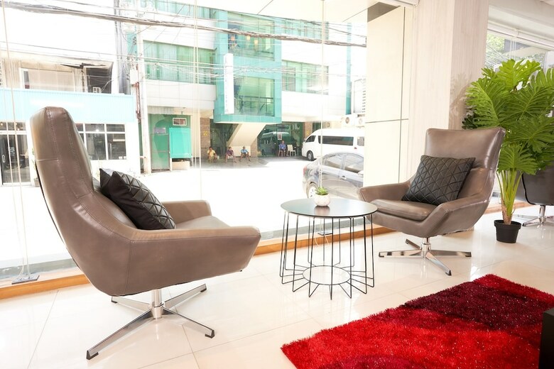 Rianne Hotel And Suites