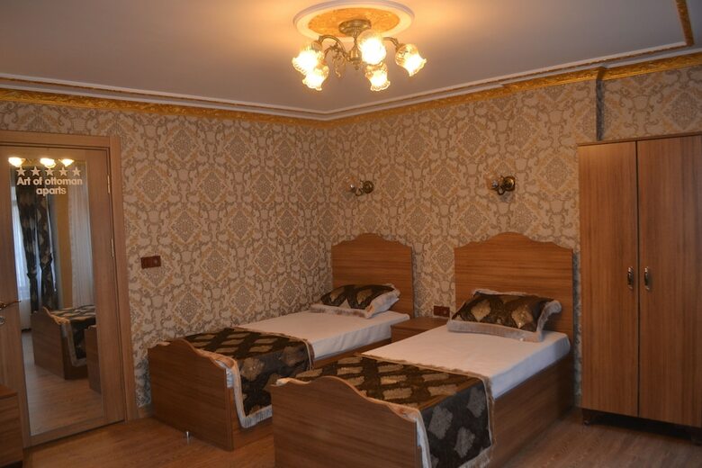 La Casa Suites