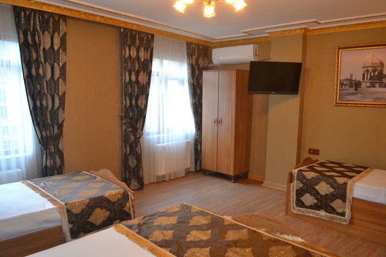 La Casa Suites