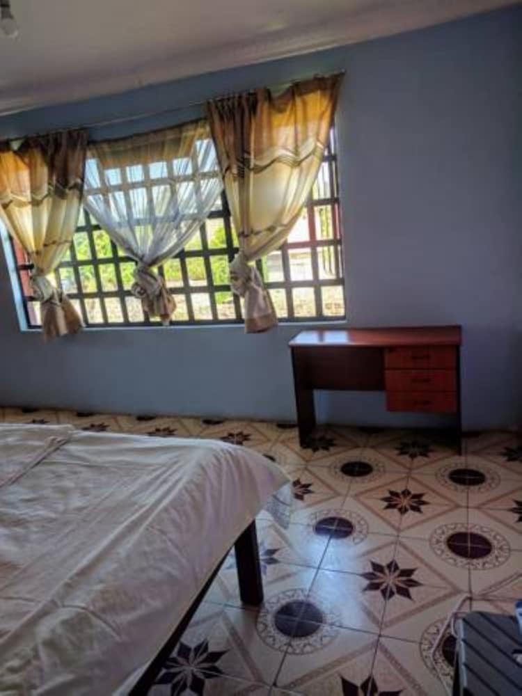 Hotel Royal Pine Cottages