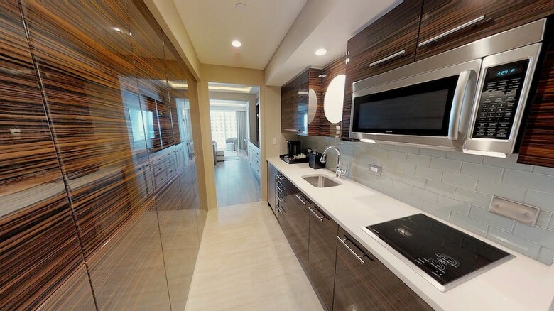 Beachfront Condo In Central Beach