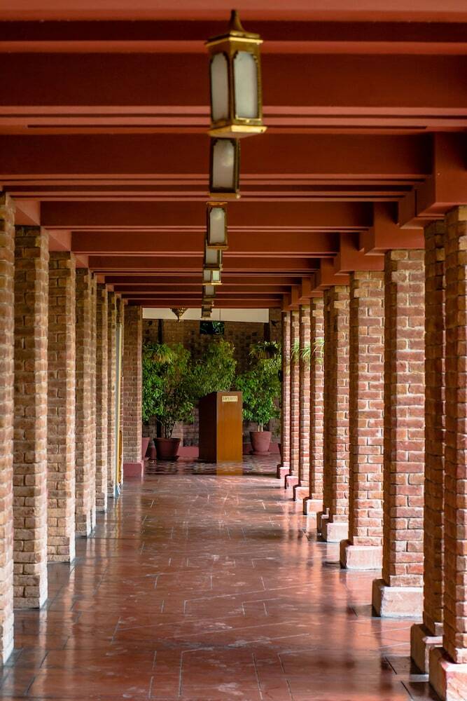 Faisalabad Serena Hotel