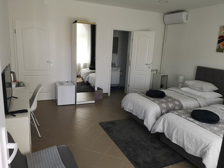 Hotel Marko Airport Rooms