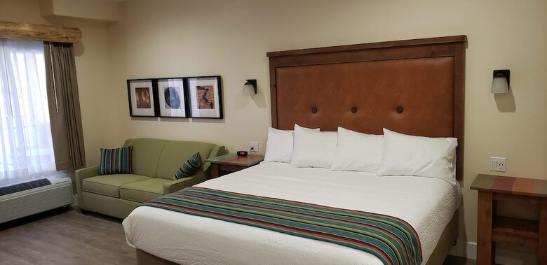 Hotel Bluff Dwellings Resort