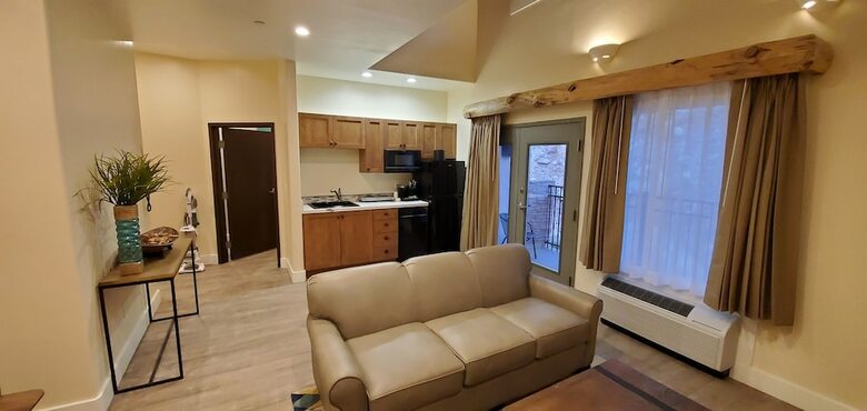 Hotel Bluff Dwellings Resort