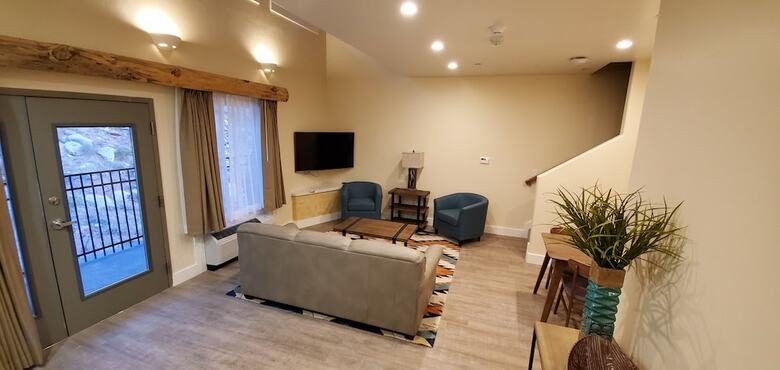 Hotel Bluff Dwellings Resort