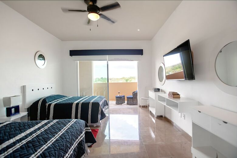 Gran Peninsula 3br Condo By Rmh