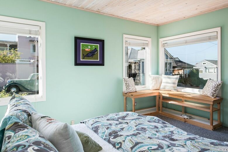 3743 Pelican Peaks
