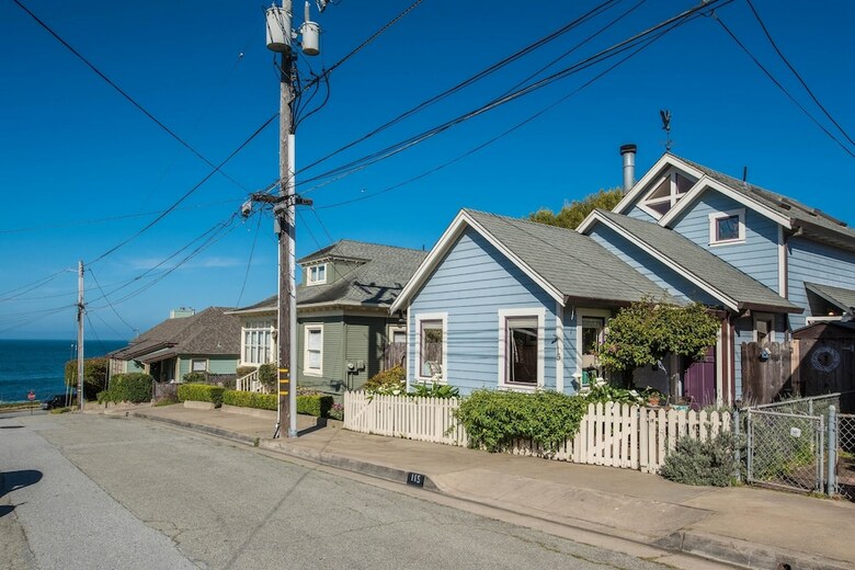 3743 Pelican Peaks