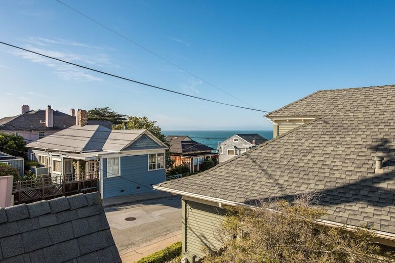 3743 Pelican Peaks