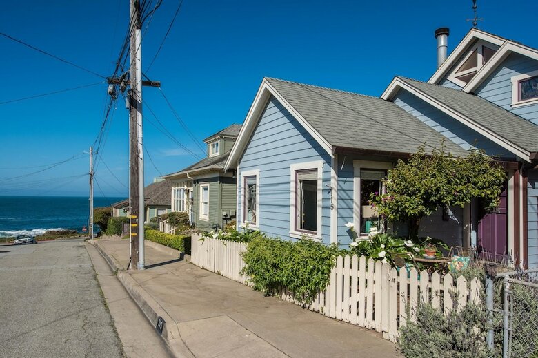 3743 Pelican Peaks