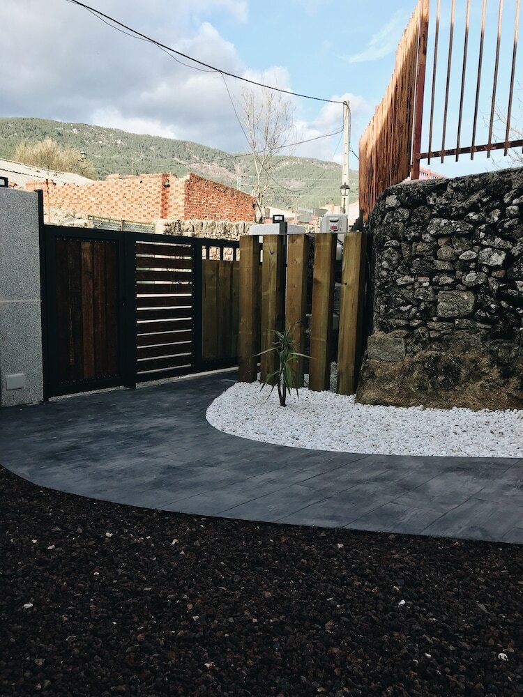 Apartamentos El Pajar de La Adrada