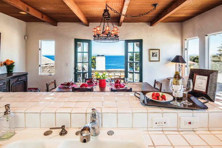 3263 Villa By The Sea