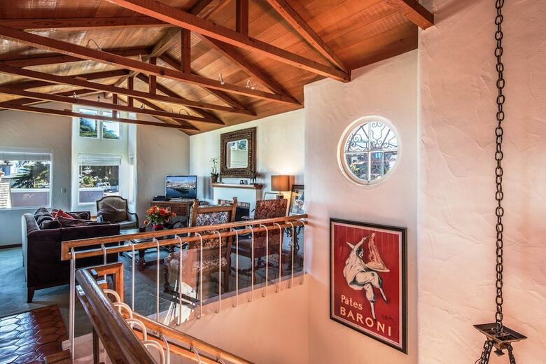 3263 Villa By The Sea