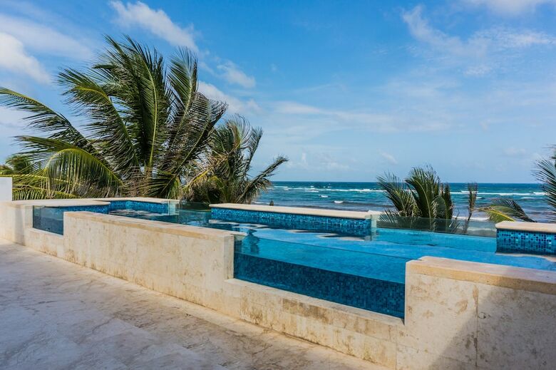 Casa Coral - Luxury Condos