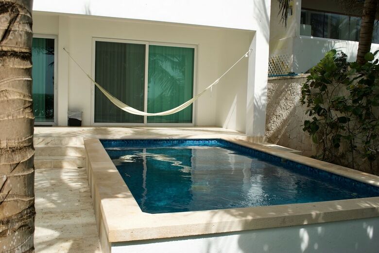 Casa Coral - Luxury Condos