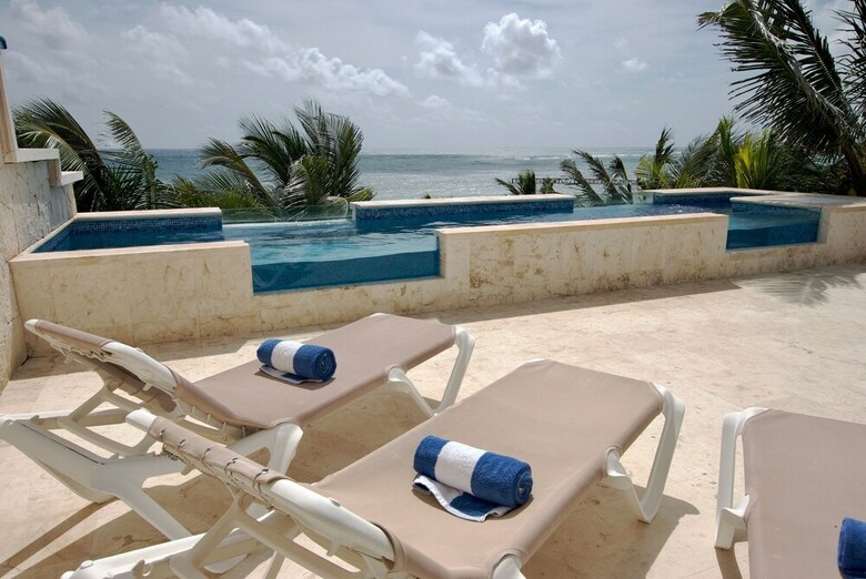 Casa Coral - Luxury Condos