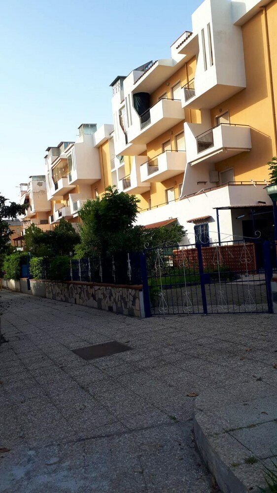 Apartment With One Bedroom In Scalea, With Balcony And Wifi