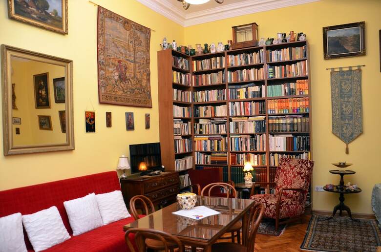 Central Holiday Apartments