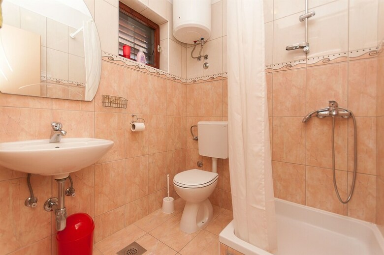 Apartment And Rooms Mirjana