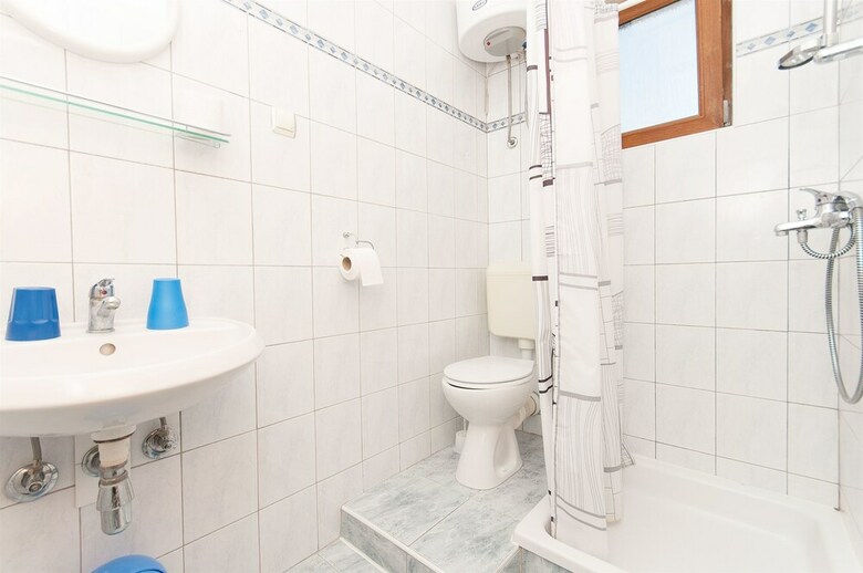 Apartment And Rooms Mirjana